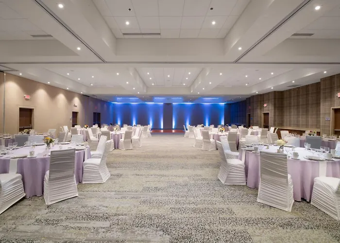 Courtyard By Marriott Edina