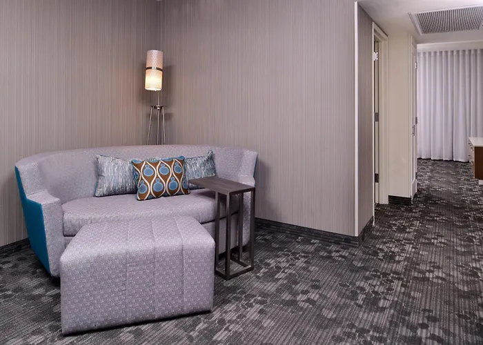 Courtyard By Marriott Edina Hotel 3*