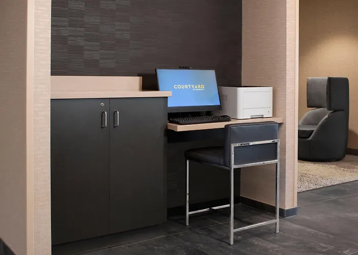 Courtyard By Marriott Edina Hotel