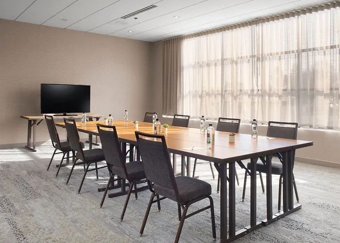 Courtyard By Marriott Edina Bloomington