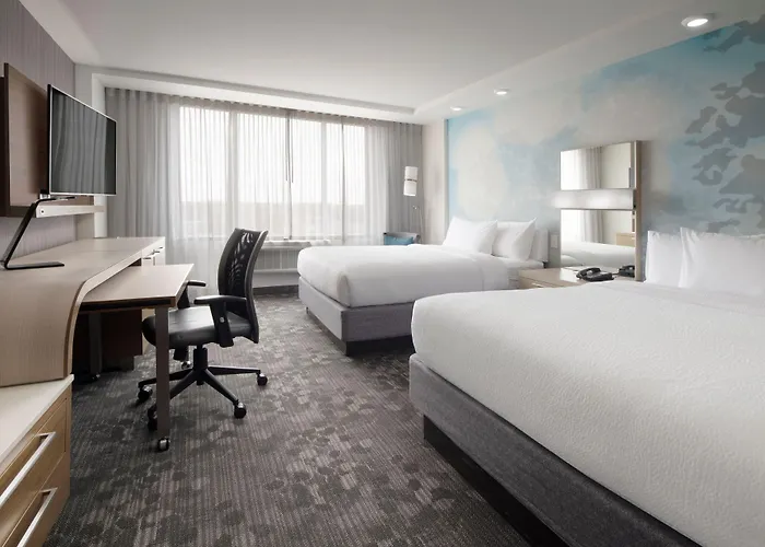 Courtyard By Marriott Edina Hotel