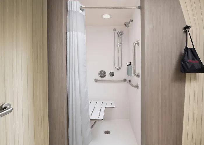 Courtyard By Marriott Edina