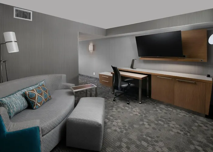 Courtyard By Marriott Edina