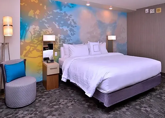 Courtyard By Marriott Edina