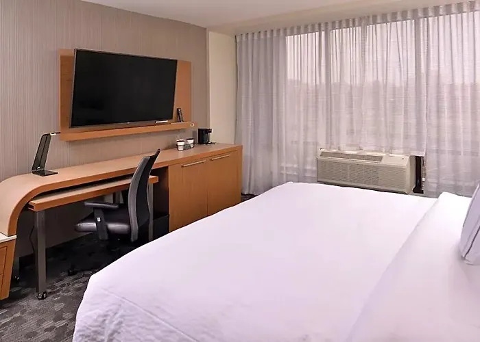 Courtyard By Marriott Edina Hotel 3*
