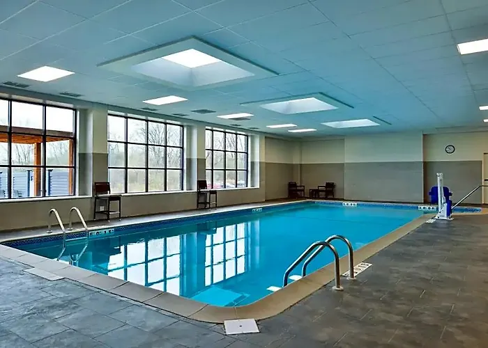 Courtyard By Marriott Edina Hotel