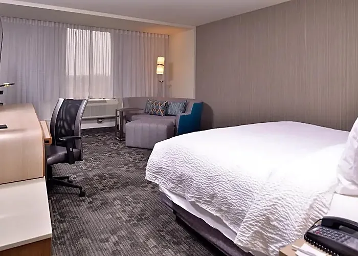 Hotel Courtyard By Marriott Edina 3*