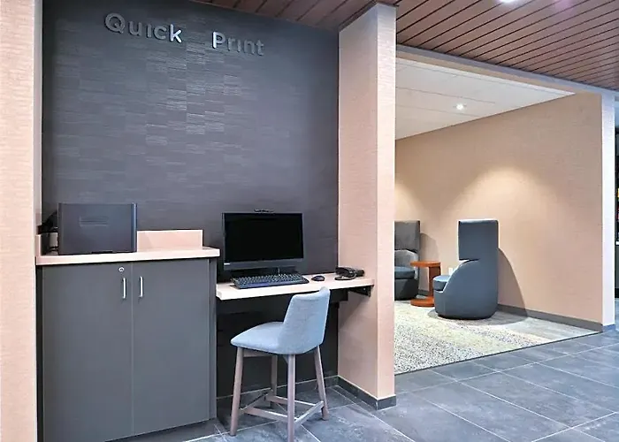 Courtyard By Marriott Edina Bloomington