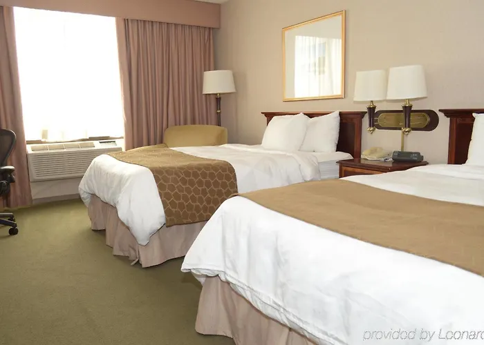 Courtyard By Marriott Edina Hotel